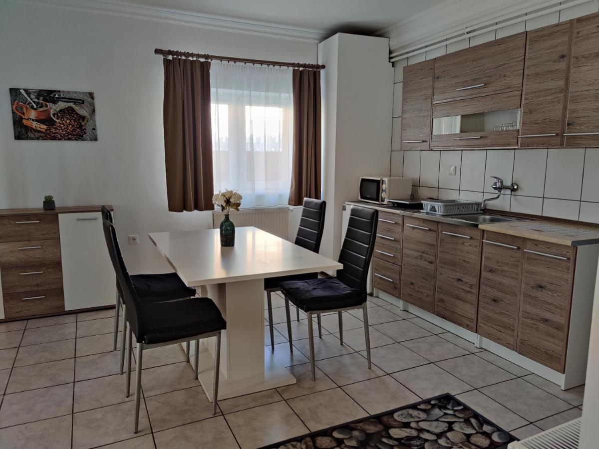 Katalin Apartmanhaz Miskolc Exterior photo