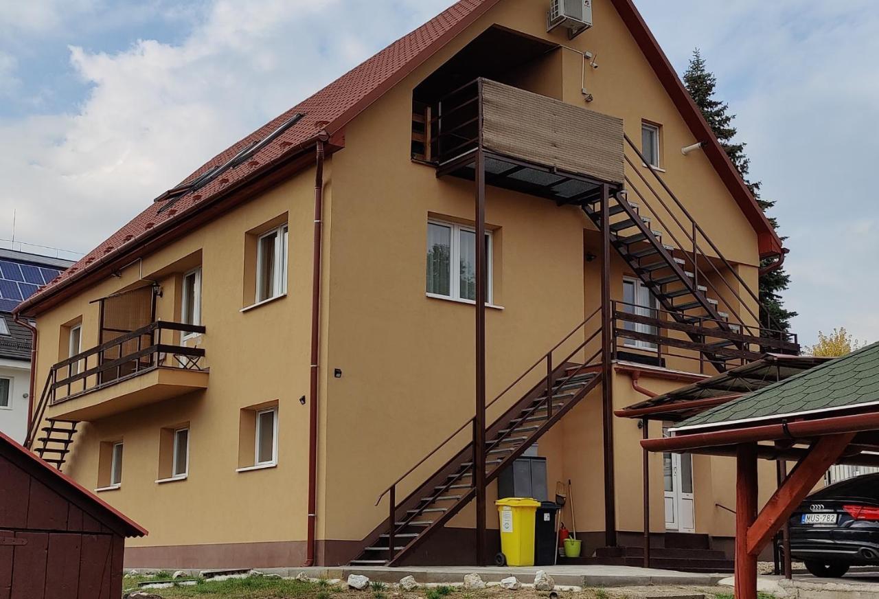 Katalin Apartmanhaz Miskolc Exterior photo